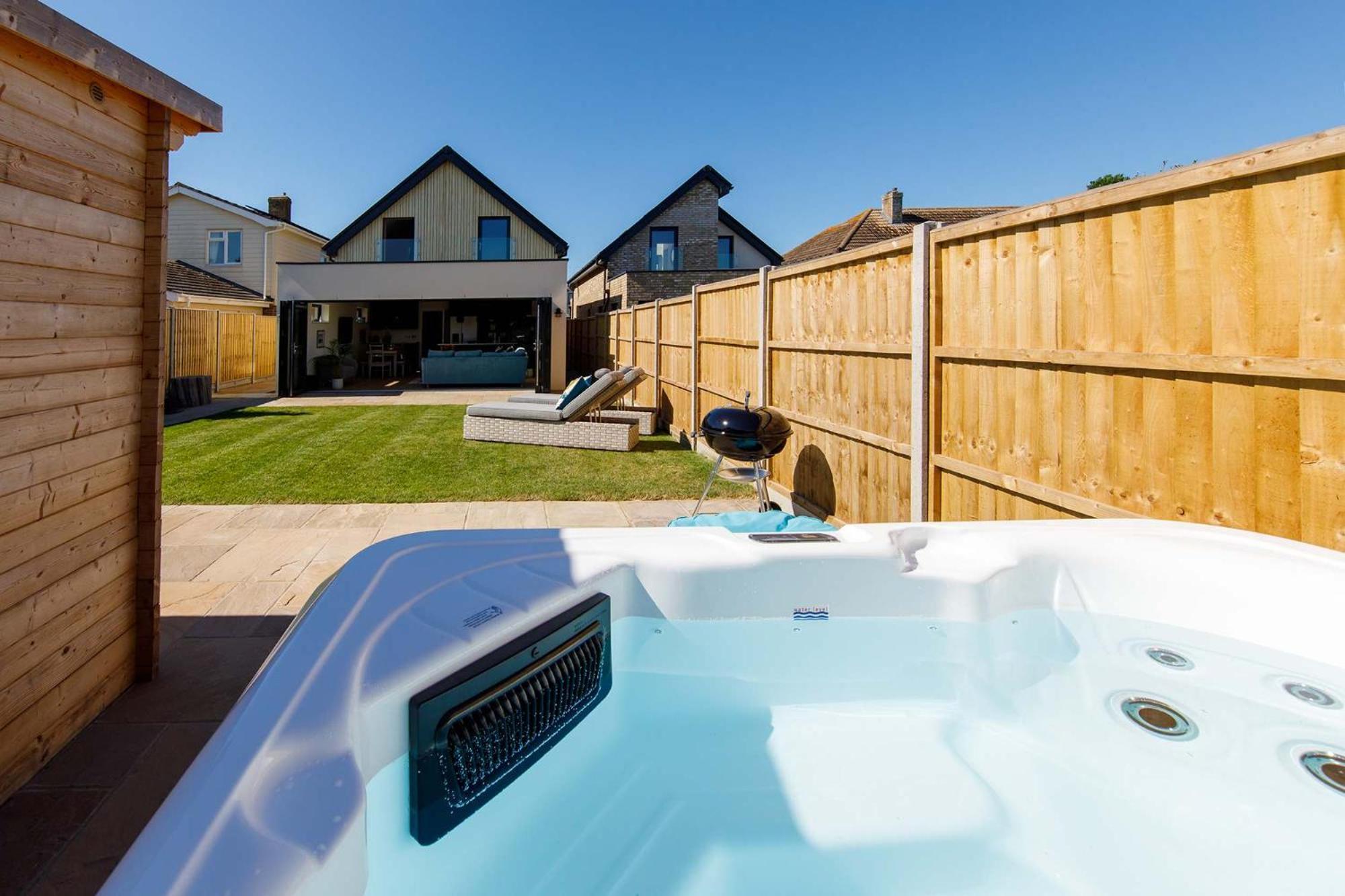 Luxury Designer Coastal Home For 10 With Hot Tub 西威特灵 外观 照片